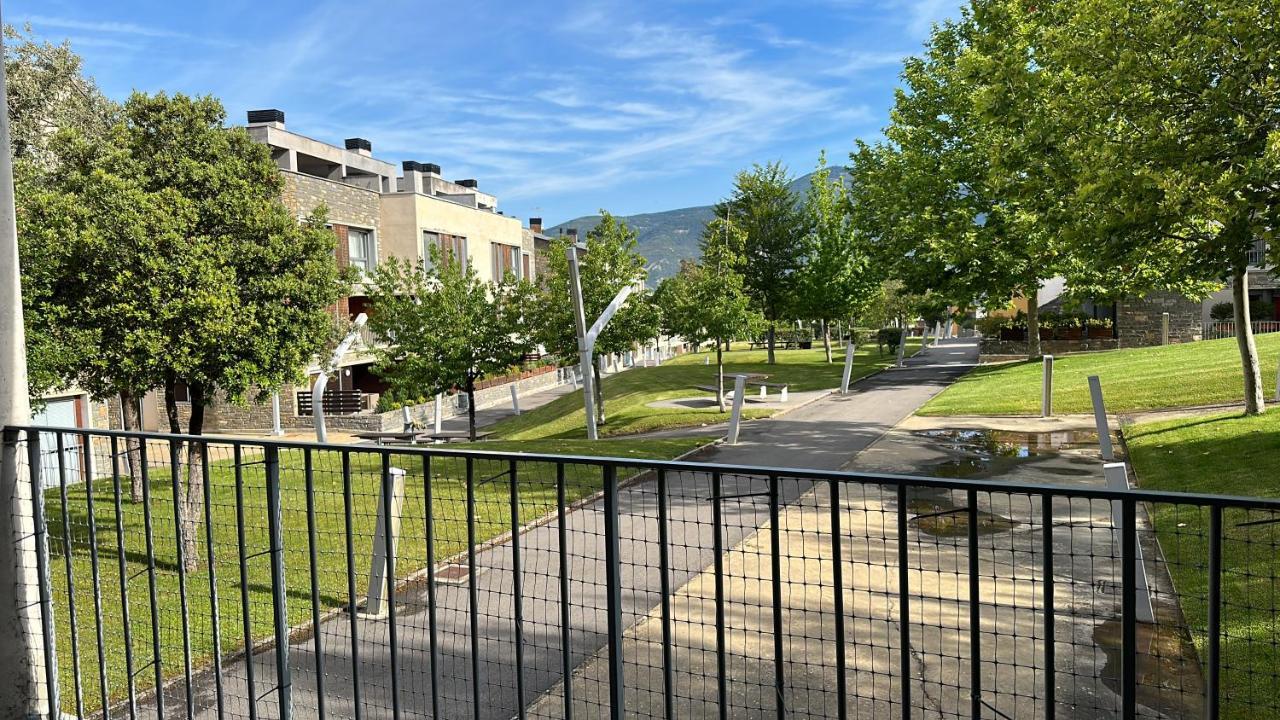 Las Margas Mirador Del Valle Huesca Exterior photo
